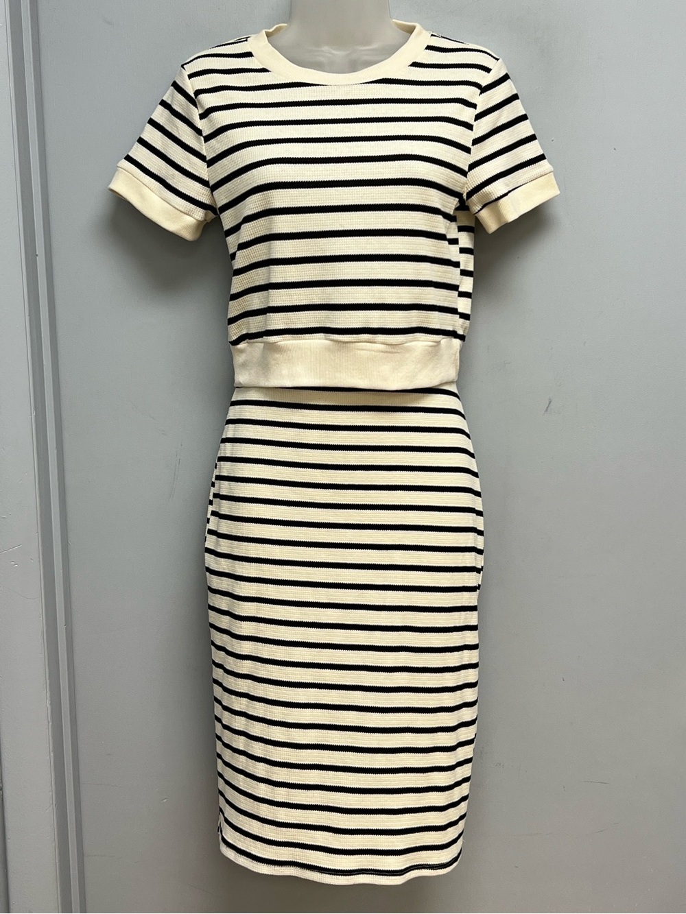 Atelier by Kirious Two Piece Ribbed Knit Set Women’s Medium Black Cream Stripe